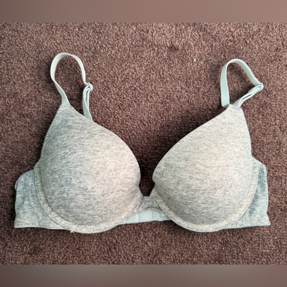 PINK Victoria’s Secret Wear Everywhere Gray Push Up Bra, Size 32B